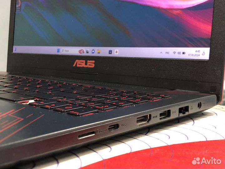 Ноутбук asus ROG (FX570UD-DM132T) /i5 8250U/GTX105