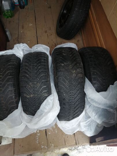 Goodyear UltraGrip 185/65 R15 88T