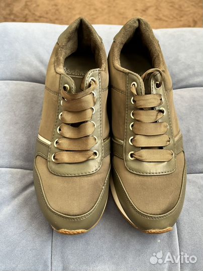 Кроссовки stradivarius женские