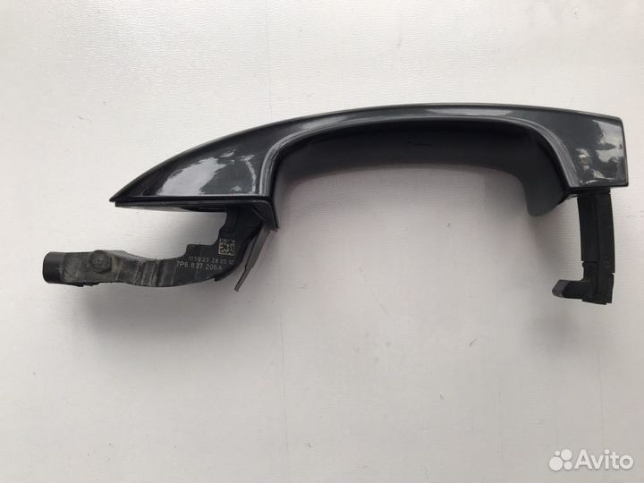 Ручка наружняя правая Volkswagen Touareg 2010-2018