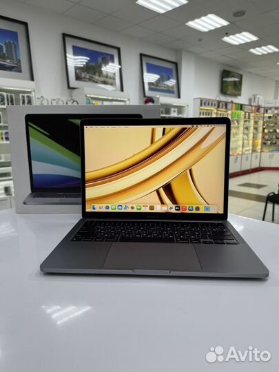 MacBook Pro 13 m2 8/512 gb