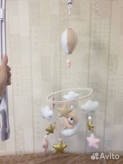 Мобиль на кроватку из фетра