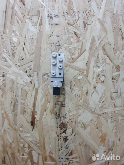 Блок клапанов пневмоподвески Mercedes W211