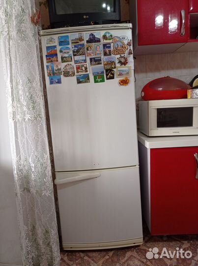 Угловой диван бу; стенка б/у; холодильник б/ у