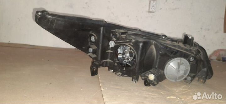 Фара передняя левая Honda Stream RN6