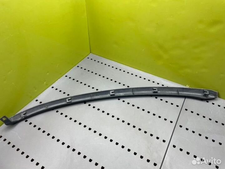 Накладка кузова задняя правая Mitsubishi L200 4