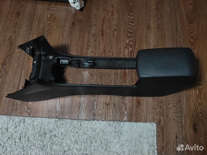 Подлокотник Mazda 3 bk