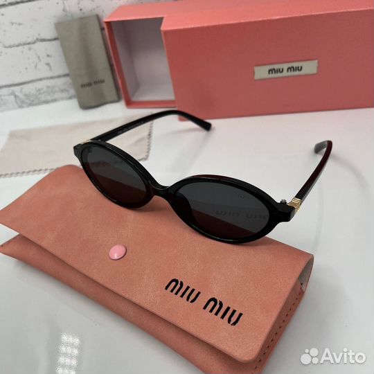 Солнцезащитные очки женские miu miu