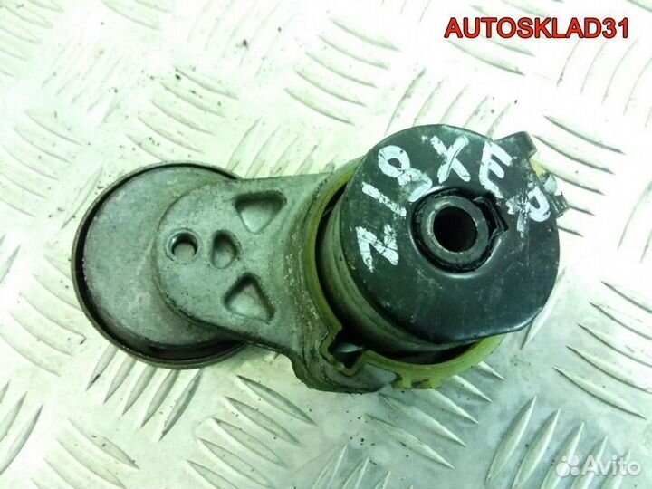 Натяжитель ремня Opel Astra H 55556090AZ