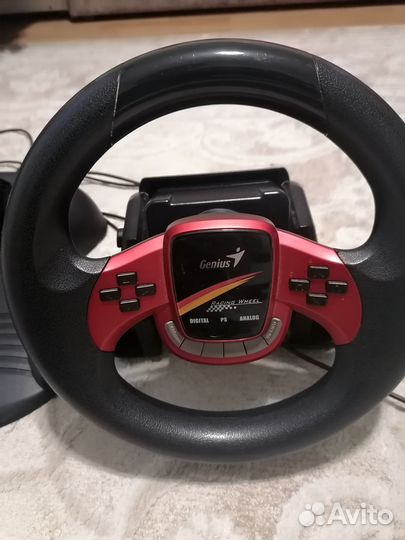 Продаю игровой руль с педалями
