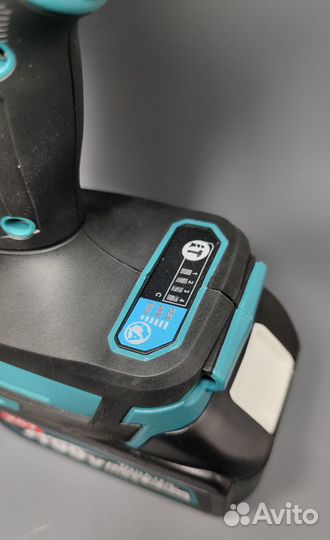 Гайковерт аккумуляторный Makita 800н.м