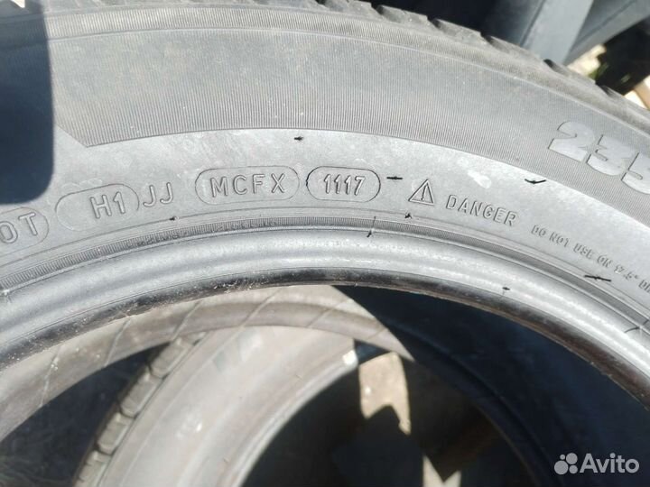 Michelin Latitude Tour HP 235/55 R17