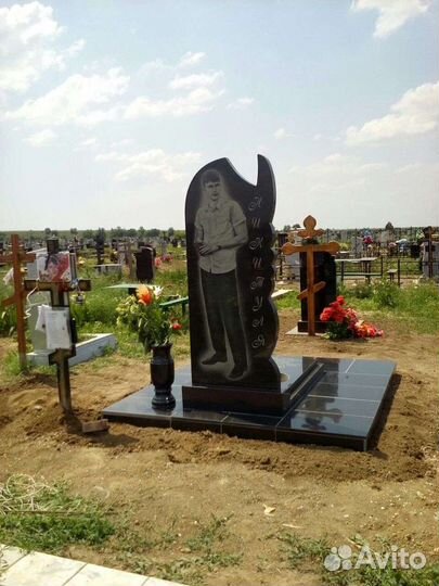 Памятники