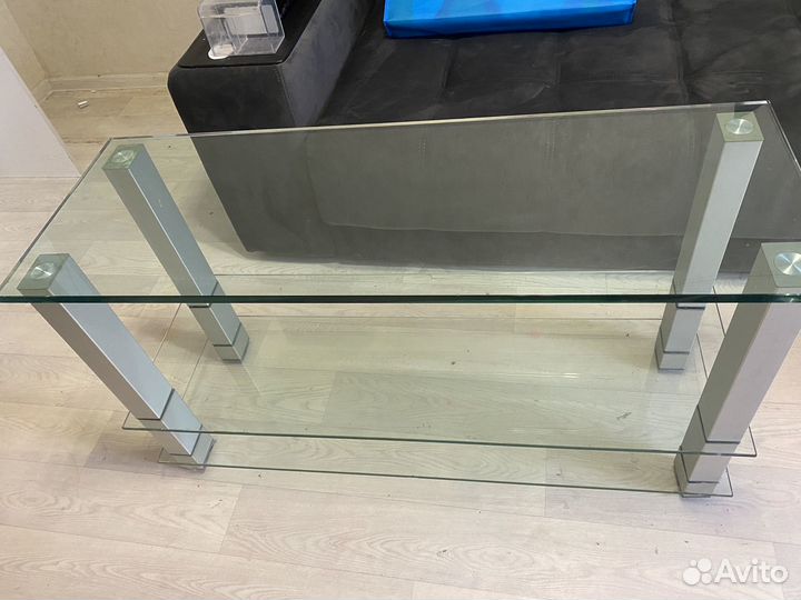 Стеклянная тумба под тв