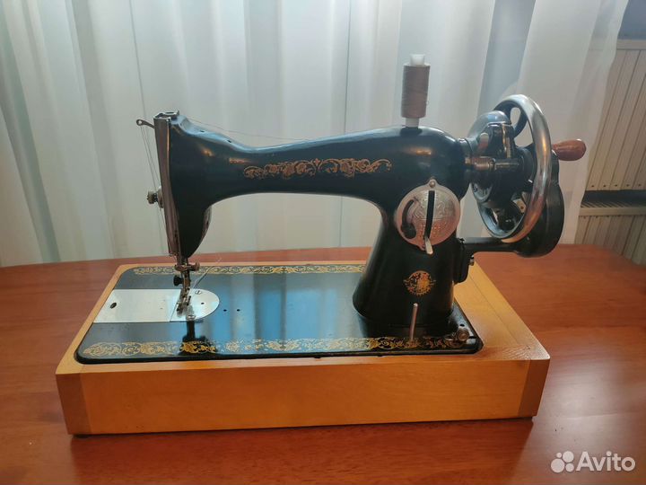 Швейная машинка подольская ручная