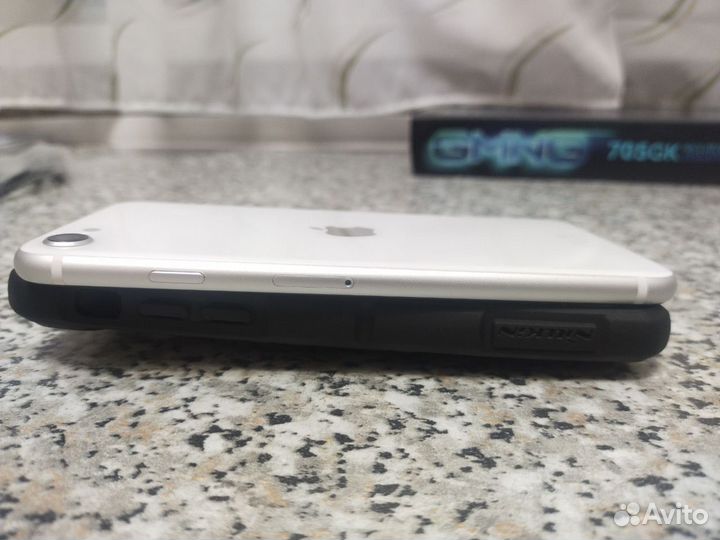 iPhone SE (2020), 128 ГБ