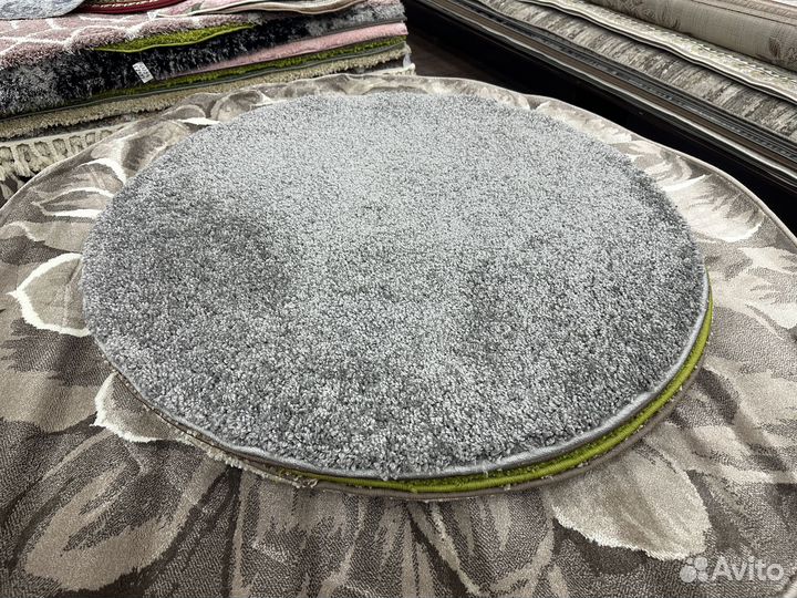 Ковры новые,с высоким ворсом 1х1м, круглые