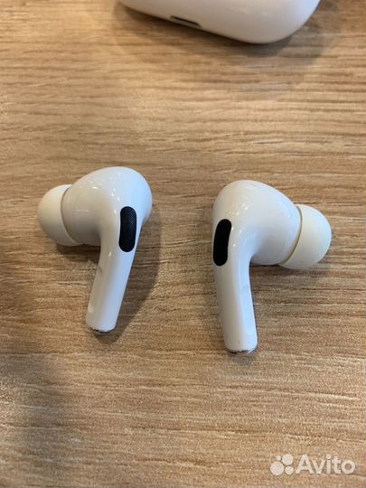 Apple Airpods Pro правый и левый наушник