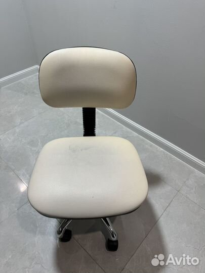 Стул для косметолога бу