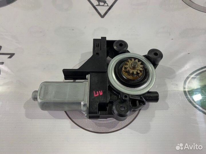 Мотор стеклоподъемника передний правый Volvo V70