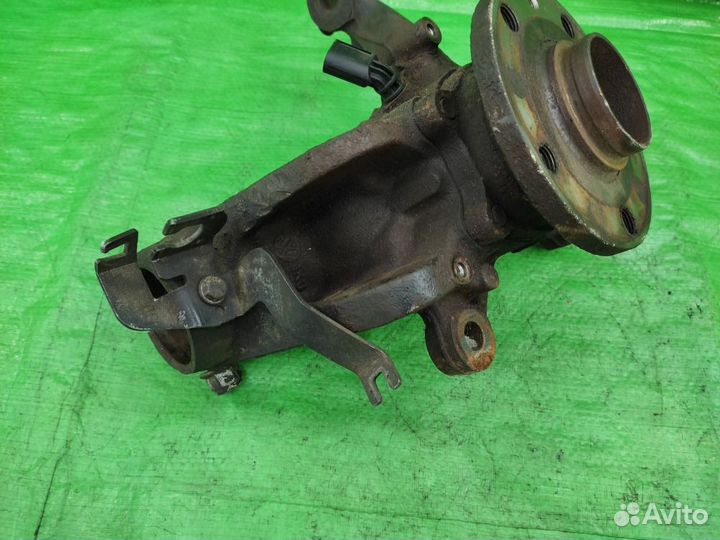 Поворотный кулак перед лев/ступица VW Tiguan 07-16