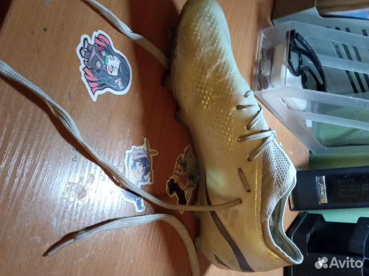 Футбольные бутсы adidas X