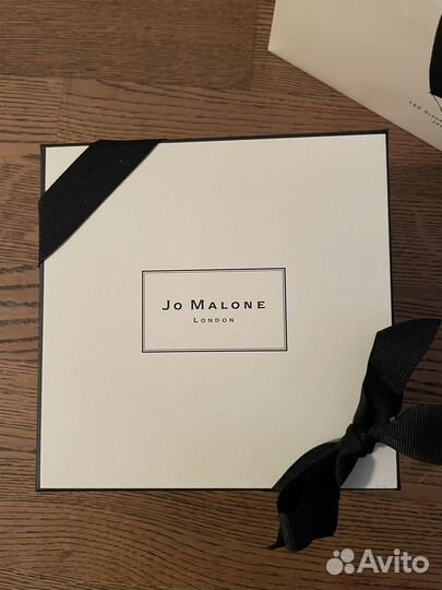 Jo malone свеча Myrrh & Tonka