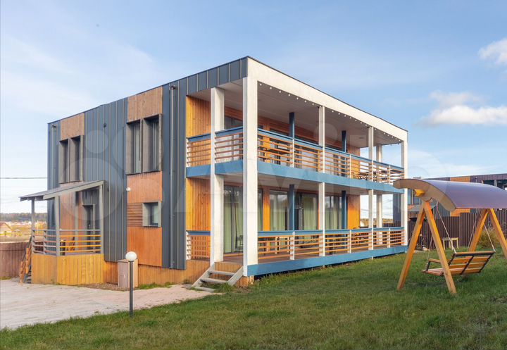 Коттедж 300 м² на участке 15 сот.