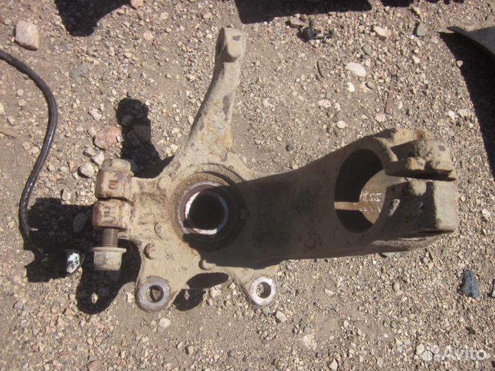 Jaguar X-Type кулак поворотный передний левый