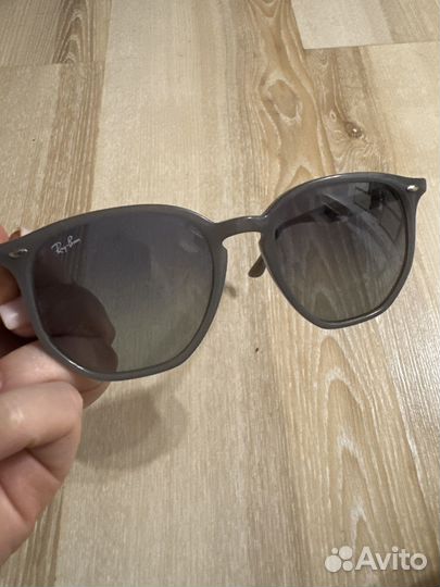 Солнцезащитные очки ray ban