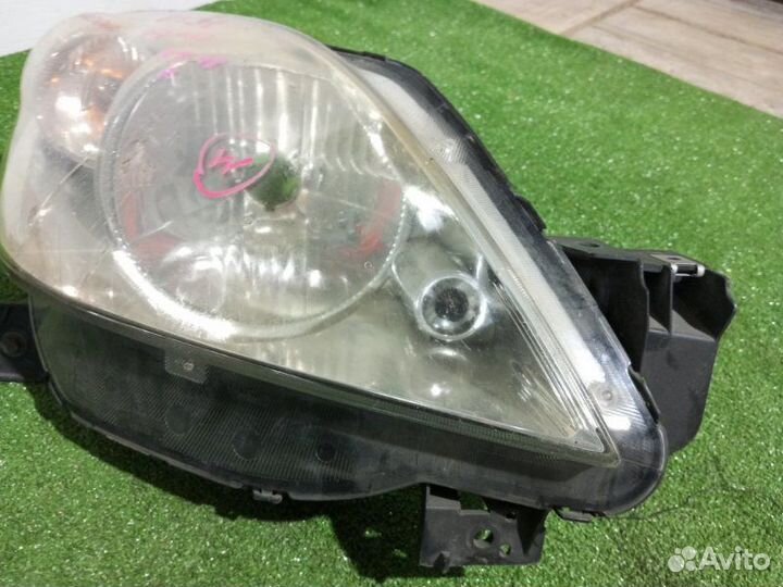 Фара галогеновая правая Mazda Demio DY3R