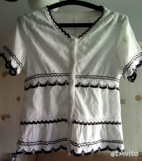 Продам кофточку летнюю белую х/б