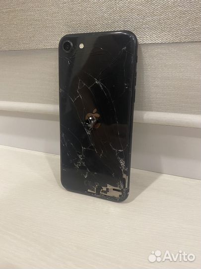 iPhone SE (2020), 64 ГБ
