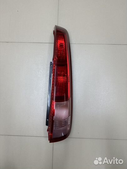 Фонарь задний правый Nissan X-Trail T30