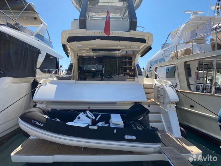 Моторная яхта Ferretti 550 (017)