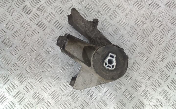 Подушка крепления кпп Opel Antara рест. 2013