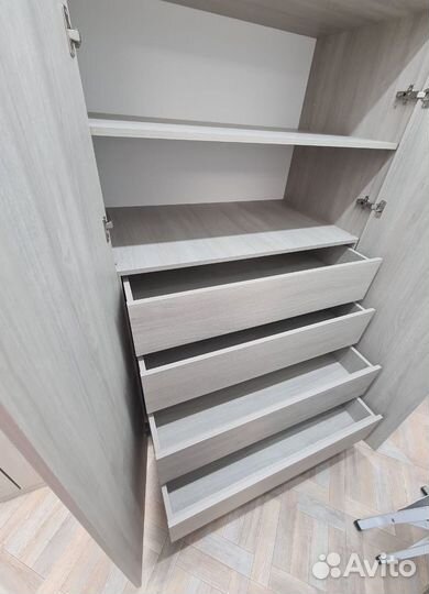 Шкаф в квартиру