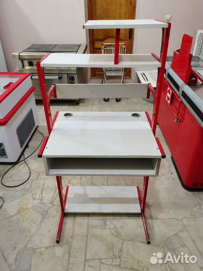 Стол компьютерный