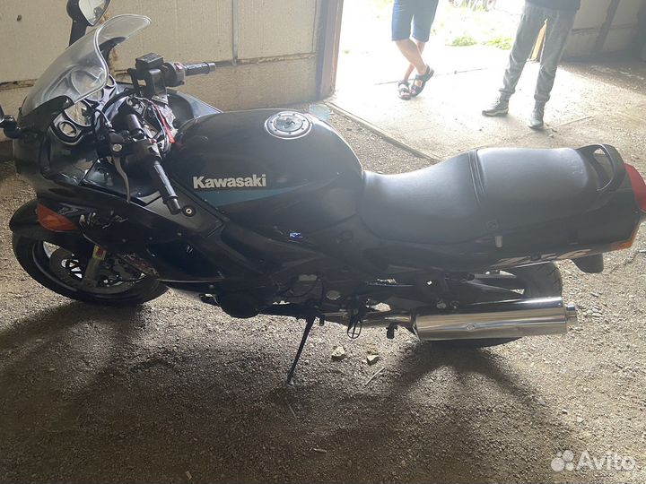 Kawasaki zzr400-2