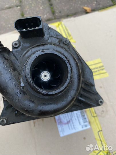 Помпа bmw n52 e70