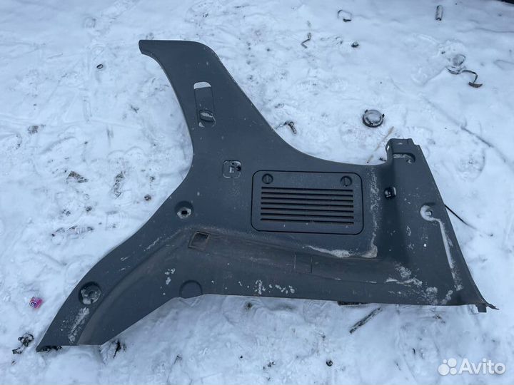 Мерседес w163 ML обшивка багажника правая