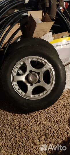 R16 Bfgoodrich Winter Slalom 215/65, PCD 5x114.3 DIA 104.1