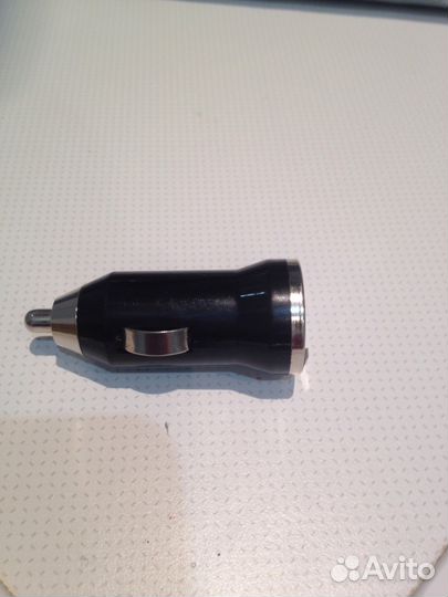 Автомобильное зарядное устройство USB