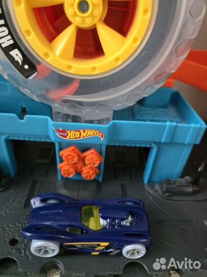 Hot wheels трек