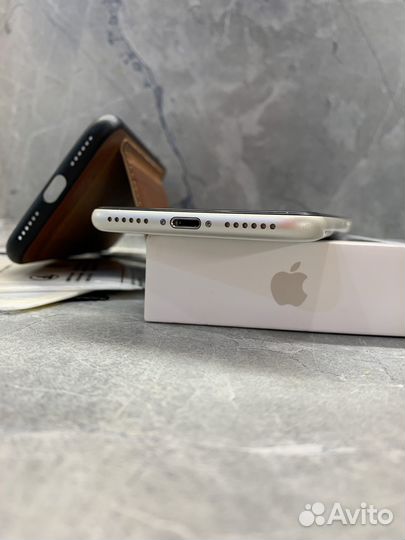 iPhone SE (2022), 64 ГБ