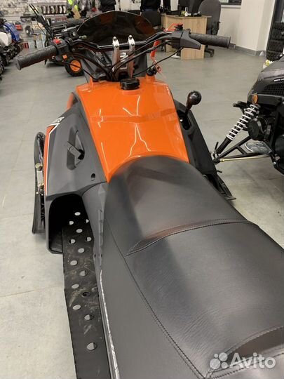 Снегоход 200 кубов оранжевый