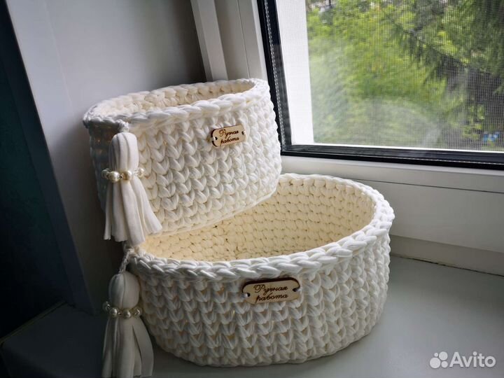 Корзина вязаная белая
