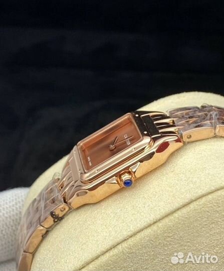 Женские часы Cartier