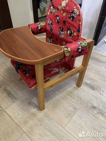 Стул и стол для кормления
