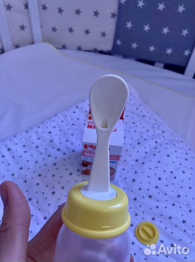 Новая бутылочка с ложечкой для кормления (Япония)